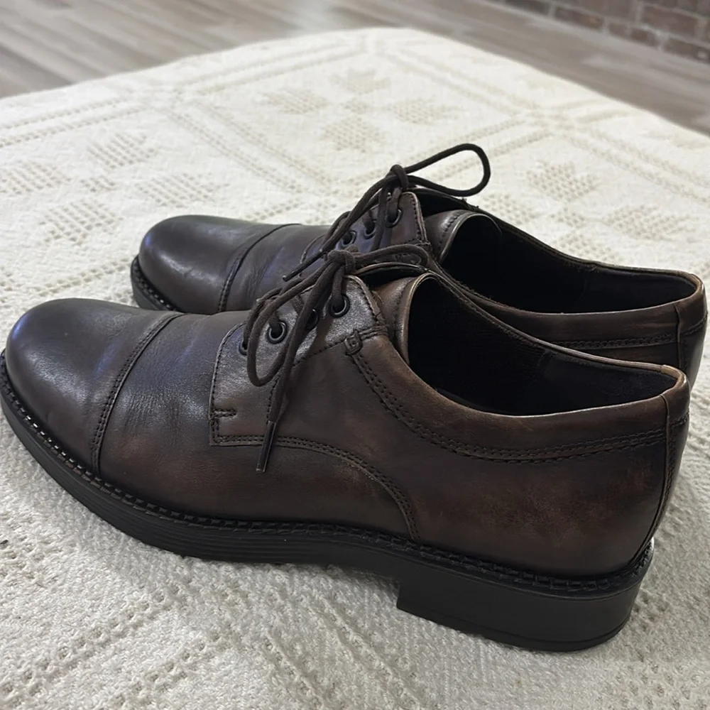 ECCO - NEWCASTLE CAP TOE LEATHER COCOA SHOES SIZE‎ 9